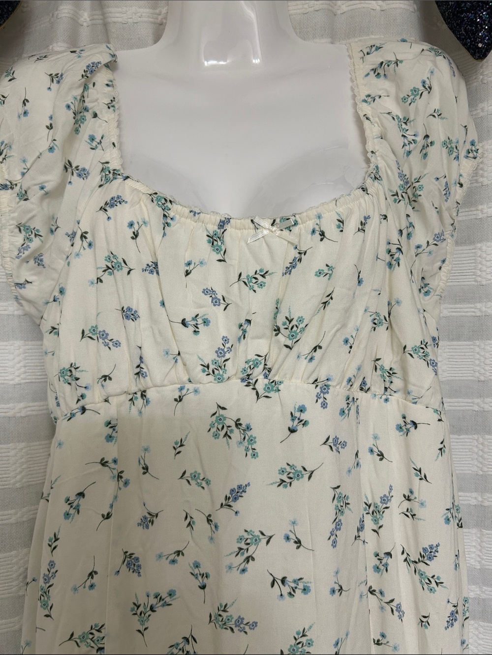 No Boundaries Cream Floral Puff-Sleeve Dress NWT